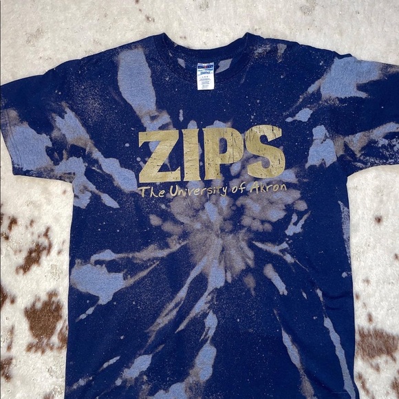 Akron University tee - Picture 6 of 8